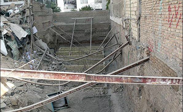 گودبرداری ساختمان در تهران عمیق‌تر و خطرناک‌تر شده است