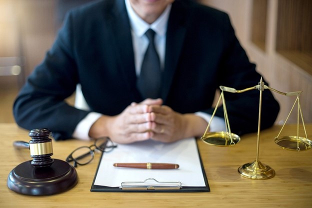 چگونه از توقیف حساب و مصادره اموال نجات پیدا کنیم؟